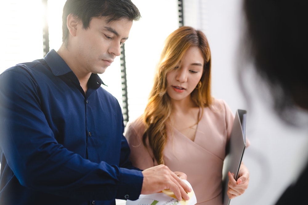 Comment utiliser les chatbots pour améliorer la personnalisation des recommandations de produits en ligne
